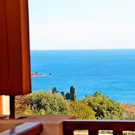 Cap Soleil J2 Appt 204 *