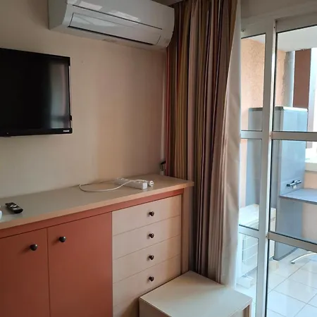 Cap Soleil J2 Appt 204 *